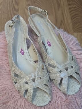 Ros Hommerson Women's Ivory Leather Textured Peep-Toe Slingback Sandals Sz 6.5